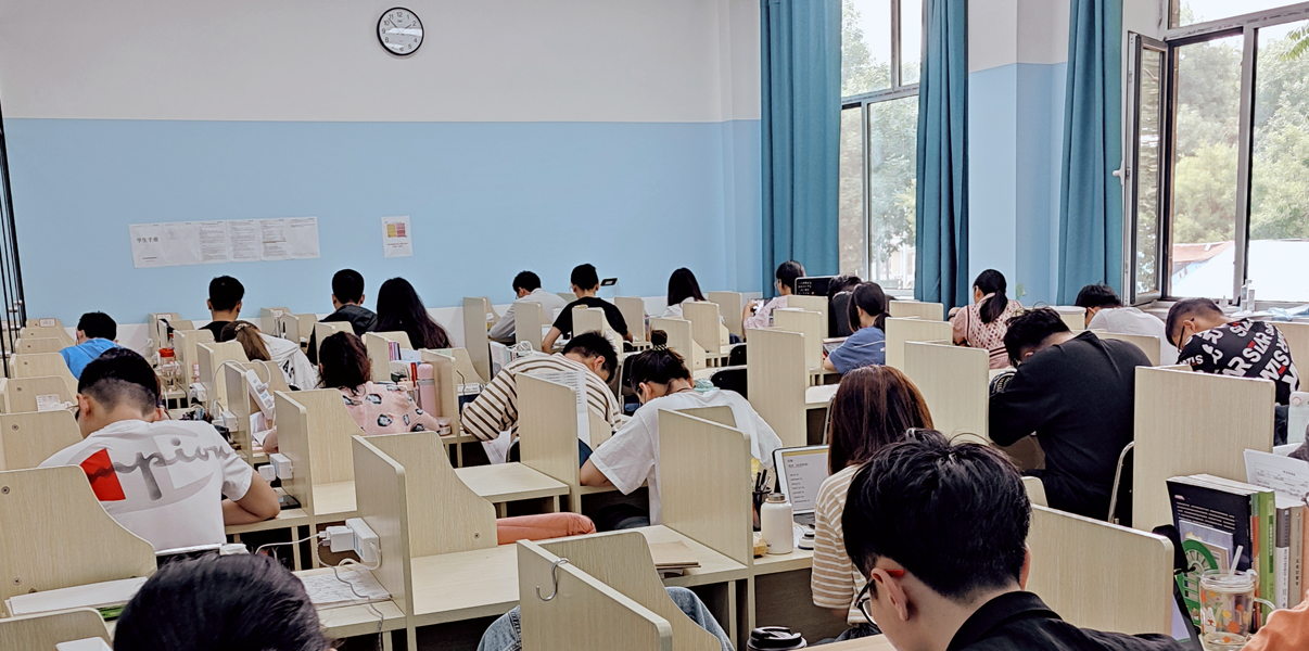 武汉考研寄宿学校-学习氛围